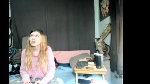 roxihazeleyes online show from March 2026 02:01:02 PM