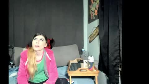 roxihazeleyes online show from April 2026 02:56:01 AM