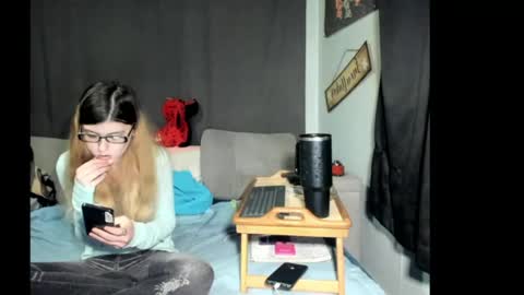 roxihazeleyes online show from April 2026 02:51:02 AM