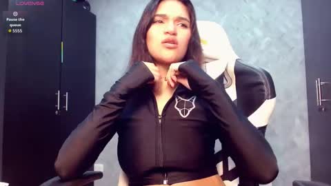 roxxi_2110 online show from January 2026 02:26:01 AM