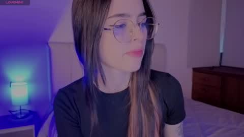 Roxxy online show from March 2026 11:00:01 PM