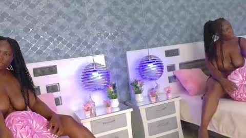 Snapshot of roxxymarshall chatting on September 2025 03:34:02 PM roxxymarshall online show from September 2025 03:34:02 PM