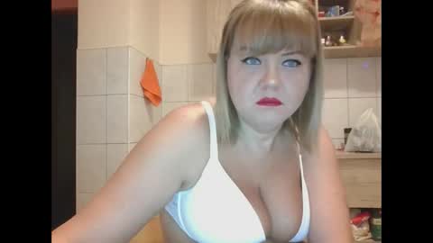 roxy8630 online show from September 2025 12:05:01 AM