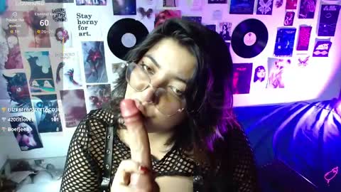 Roxana online show from April 2026 04:43:02 PM