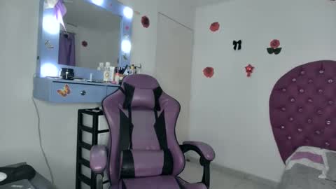 Roxy online show from June 2026 01:07:02 AM