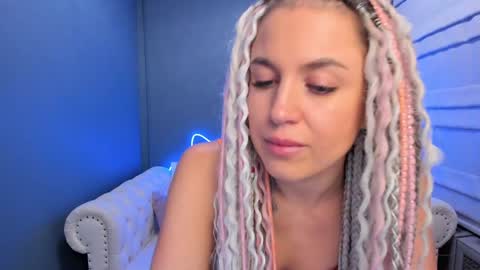 Roxy online show from December 2024 01:18:01 AM