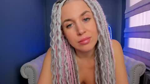 Roxy online show from February 2025 05:15:02 AM
