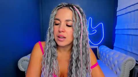 Roxy online show from September 2025 01:22:01 AM