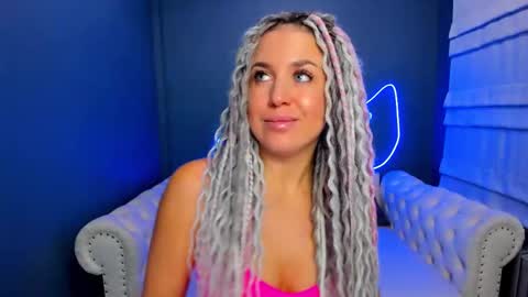 Roxy online show from October 2025 01:24:01 AM