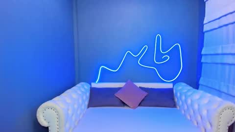 Roxy online show from November 2025 01:49:02 AM