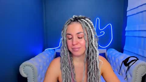 Snapshot of roxy_mars chatting on February 2026 01:32:01 AM Roxy online show from February 2026 01:32:01 AM