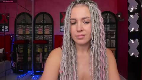 Roxy online show from May 2026 02:06:02 AM