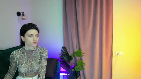 roxy_riot_ online show from February 2025 01:23:01 AM