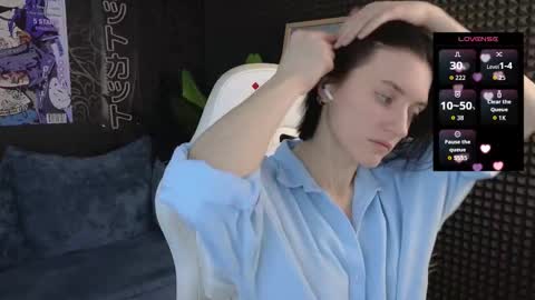 roxy_riot_ online show from December 2025 03:01:02 AM