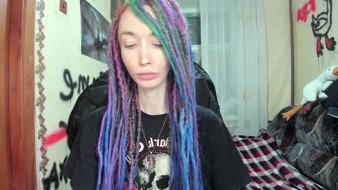 Snapshot of roxy_silver chatting on December 2024 11:18:02 PM Roxy online show from December 2024 11:18:02 PM