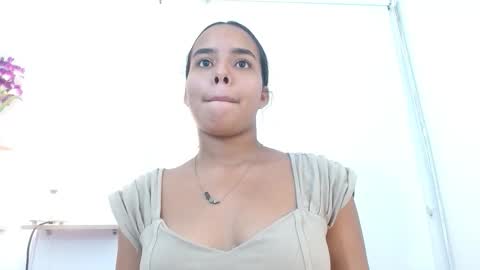 roxy_stone1 online show from October 2025 07:23:02 PM