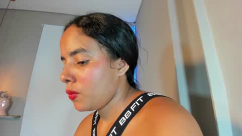 Snapshot of roxy_stone1 chatting on June 2026 07:27:02 PM roxy_stone1 online show from June 2026 07:27:02 PM