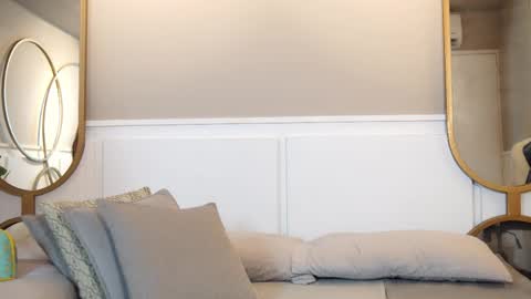 Roxy  online show from October 2025 12:02:02 PM