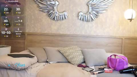 Roxy  online show from November 2025 09:08:02 AM