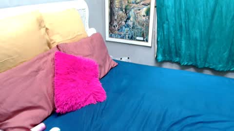 ROXYLUVXXX online show from April 2026 07:44:02 PM