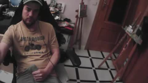 Snapshot of royer04 chatting on October 2025 11:27:01 PM royer04 online show from October 2025 11:27:01 PM