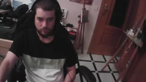 Snapshot of royer04 chatting on October 2025 12:32:02 AM royer04 online show from October 2025 12:32:02 AM