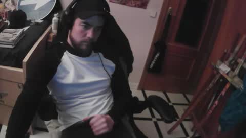 royer04 online show from December 2025 04:25:02 PM