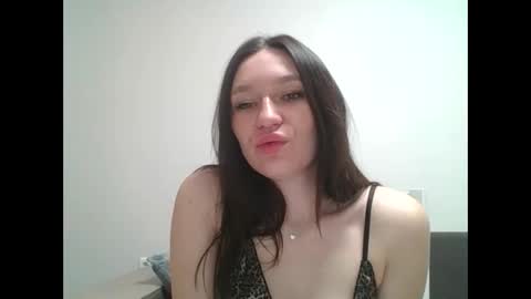 Roza05x online show from March 2026 09:17:01 AM