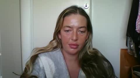 rubyredxxxoxxx online show from December 2025 09:18:01 AM