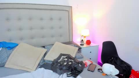 rubyreyes online show from October 2025 01:47:02 PM