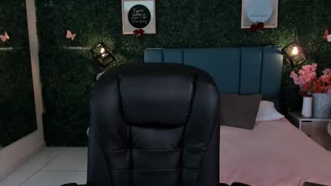 Snapshot of rubyvixxen_ chatting on November 2025 03:52:02 AM Ruby online show from November 2025 03:52:02 AM