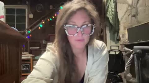 rubywavesback online show from December 2025 08:01:01 AM