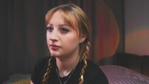 Mila online show from April 2026 05:00:01 PM