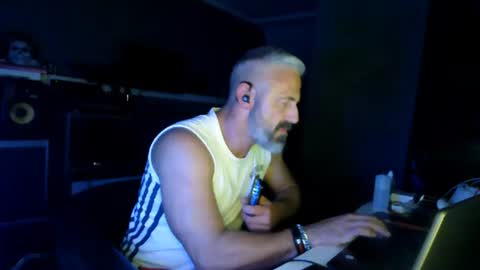 Snapshot of ruffi77 chatting on July 2026 01:34:01 AM Chico que rico Caliente online show from July 2026 01:34:01 AM