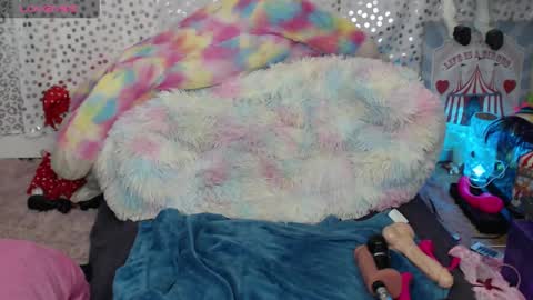 Jeanie online show from March 2025 10:27:02 PM