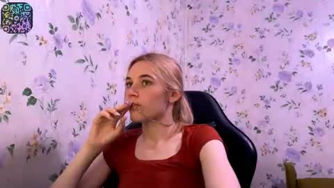 Snapshot of rusmedium chatting on June 2026 07:56:02 PM Lisa and Vlad online show from June 2026 07:56:02 PM