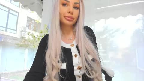 Ava online show from November 2025 11:43:01 AM