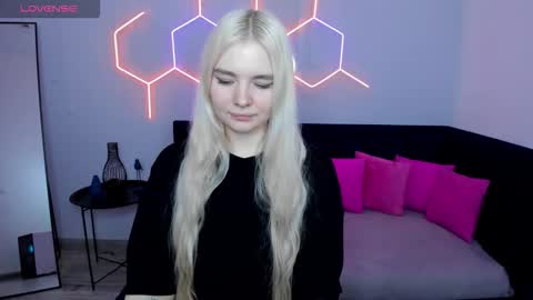 Snapshot of ruthbryant chatting on September 2025 08:38:01 AM ruthbryant online show from September 2025 08:38:01 AM