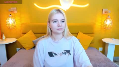 Snapshot of ruthbryant chatting on October 2025 01:52:02 AM ruthbryant online show from October 2025 01:52:02 AM