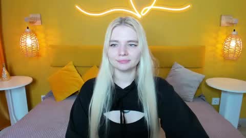 Snapshot of ruthbryant chatting on May 2026 01:03:02 AM ruthbryant online show from May 2026 01:03:02 AM