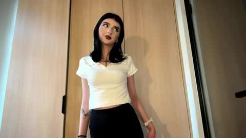 Jess online show from April 2026 06:08:01 AM