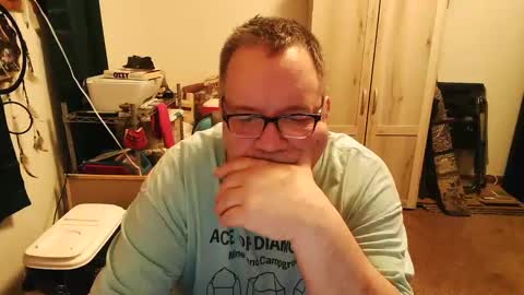 Snapshot of rwzar_0712 chatting on October 2025 01:01:02 AM rwzar_0712 online show from October 2025 01:01:02 AM