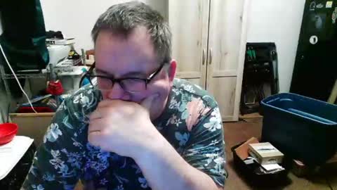 Snapshot of rwzar_0712 chatting on October 2025 02:12:02 AM rwzar_0712 online show from October 2025 02:12:02 AM