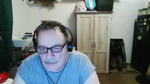 Snapshot of rwzar_0712 chatting on October 2025 11:53:01 PM rwzar_0712 online show from October 2025 11:53:01 PM