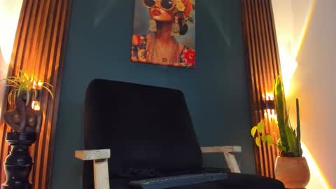 Ryan independent model online show from October 2025 12:59:01 PM