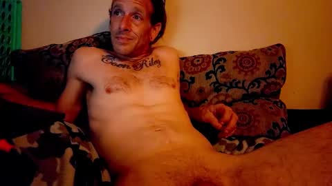 Snapshot of ryanfc85 chatting on October 2025 06:38:02 PM RFC666 online show from October 2025 06:38:02 PM