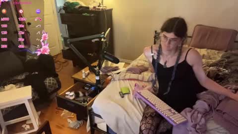 Ryn Michele online show from September 2025 01:00:01 PM