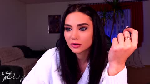 Y      online show from December 2024 02:10:02 AM