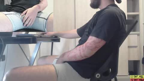 Saat online show from October 2025 02:28:01 AM