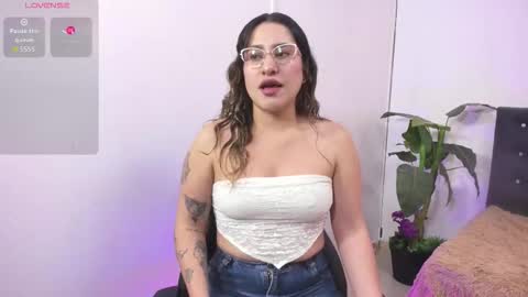 saaya_tay online show from September 2025 03:21:01 AM